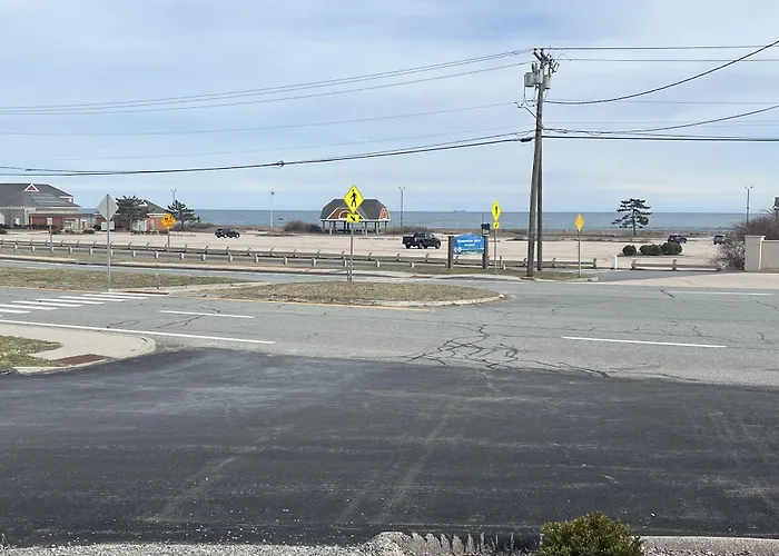 Motels in Tiverton