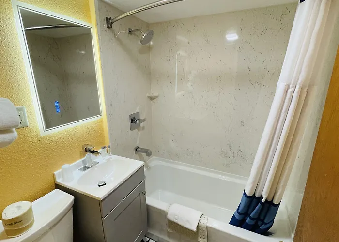 Motels in Pateros