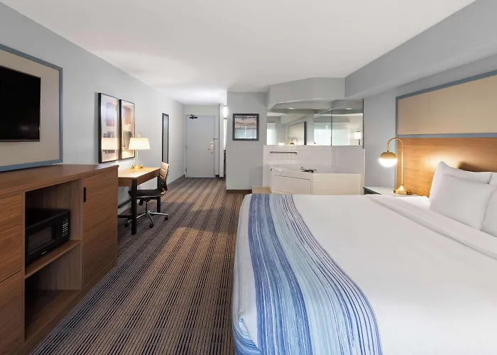 Motels in Cumberland