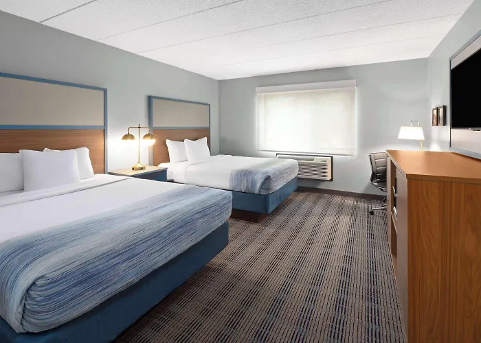Motels in Danbury