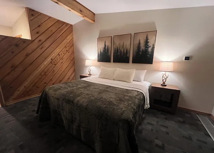 Motels in Phillips
