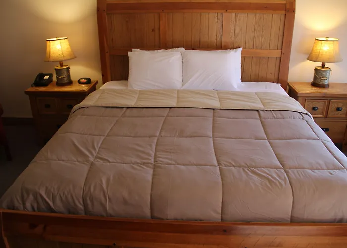 Motels in Oak Hill