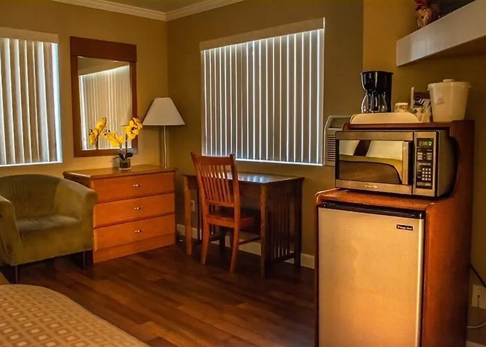 Motels in Shady Cove