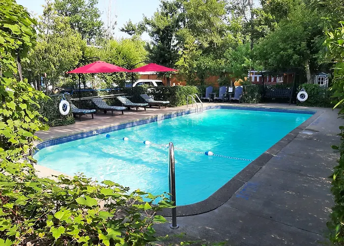 Motels in Milton