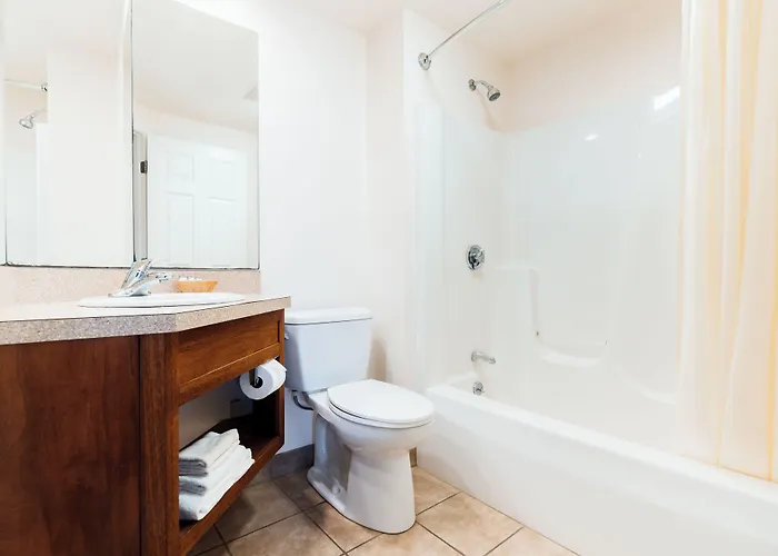 Motels in Edgecomb