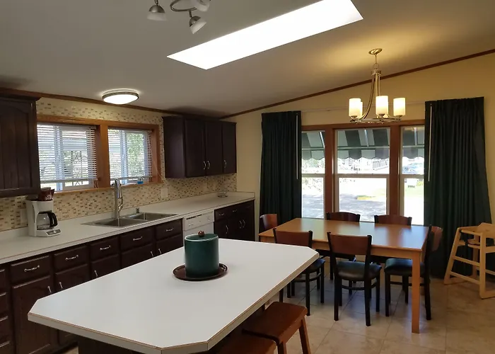 Motels in Waunakee