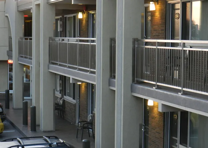 Motels in Markham