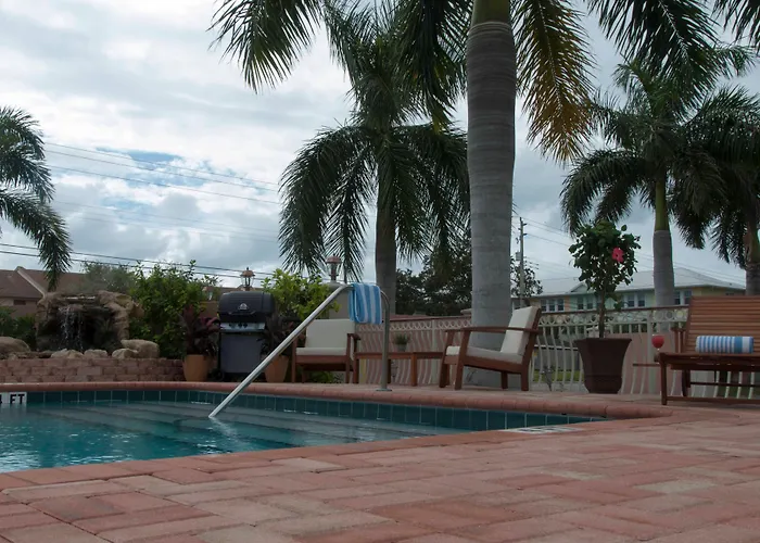 Motels in Nokomis