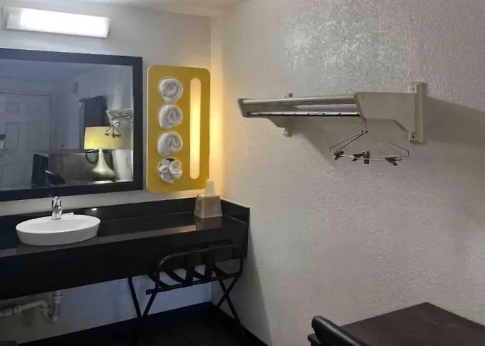 Cheap Hotels in Cross Lanes