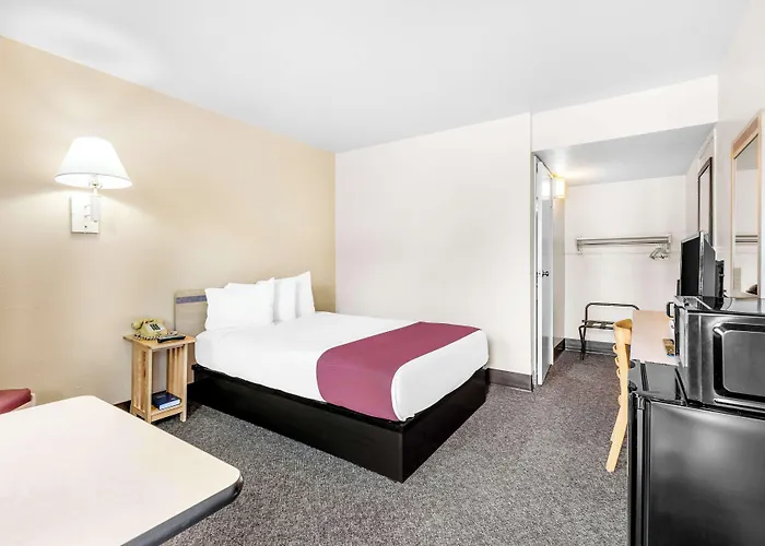Motels in Old Town