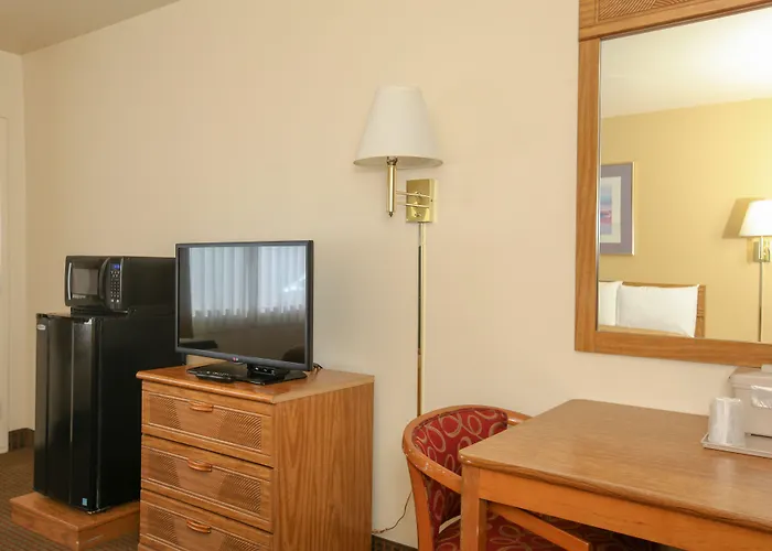 Motels in Cameron
