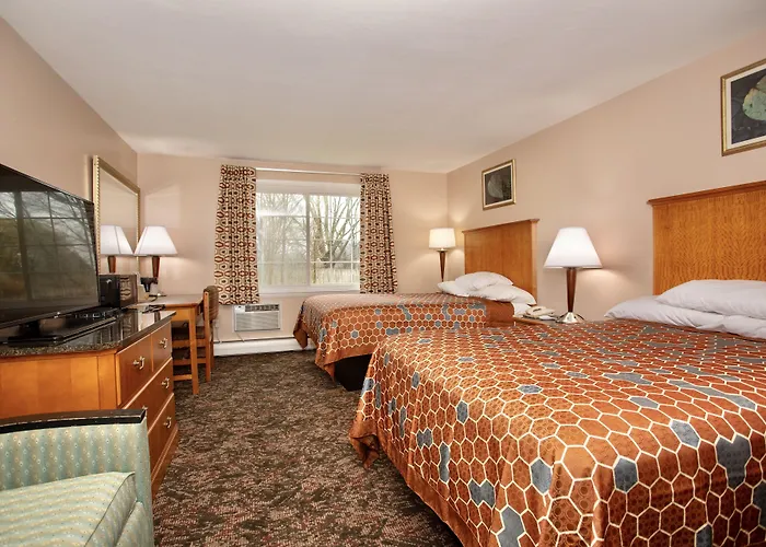 Motels in Boonville