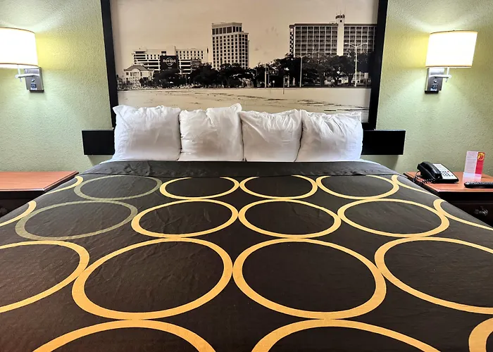Motels in Taylorsville