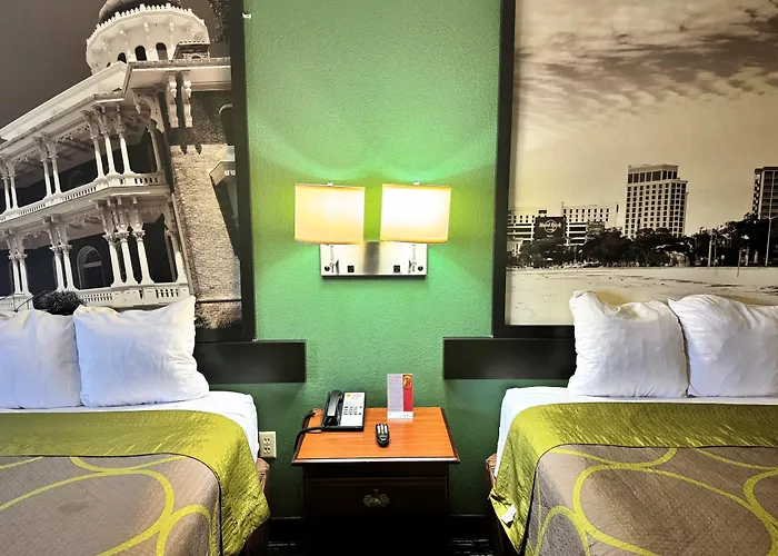 Motels in Waynesboro
