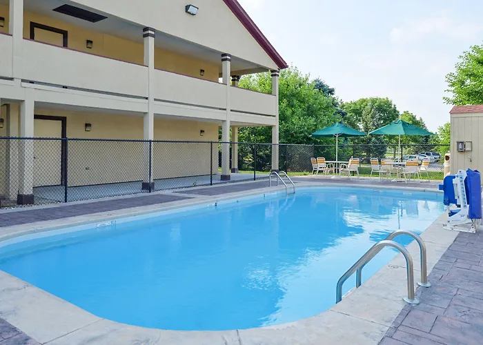 Motels in Greenwood