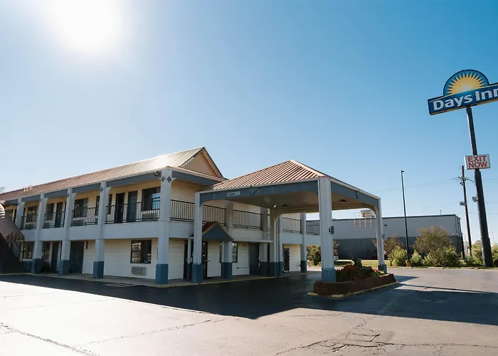 Motels in Farmerville