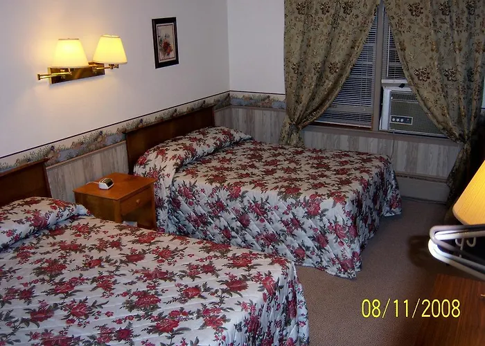 Motels in Arbor Vitae