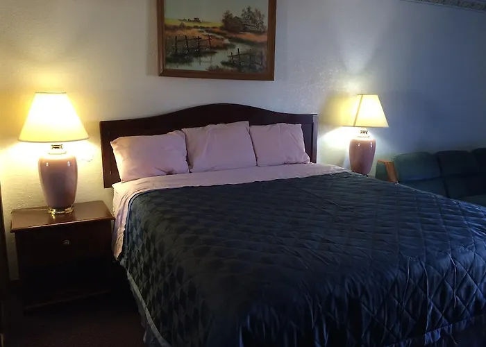 Motels in Brownfield