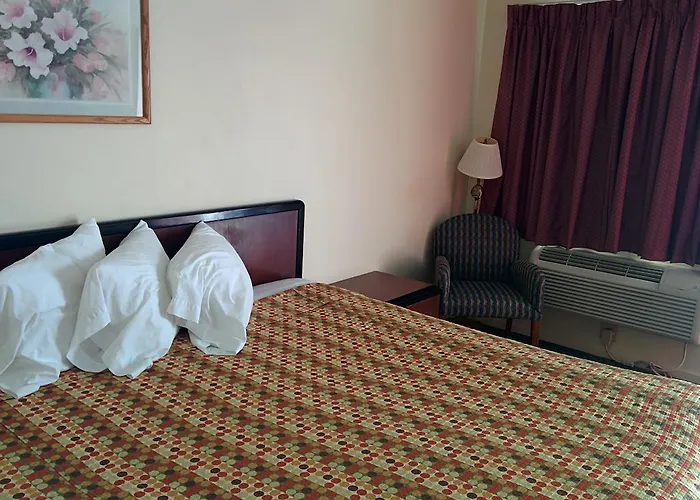 Motels in Tecumseh