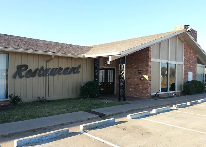 Motels in Round Top