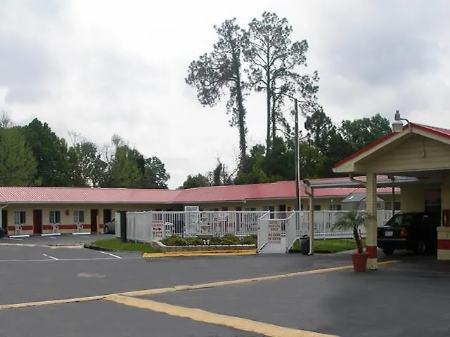 Motels in Williston