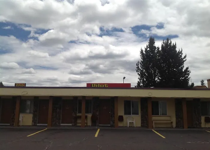 Motels in Chemult