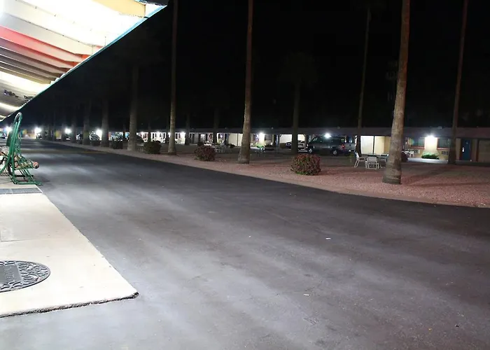 Motels in Avondale