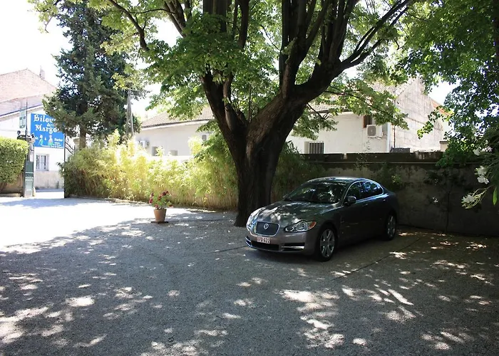 Hotel pas Cher in Saint-Rémy-de-Provence