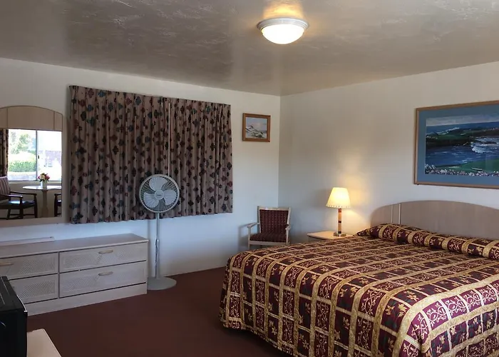 Motels in Marina