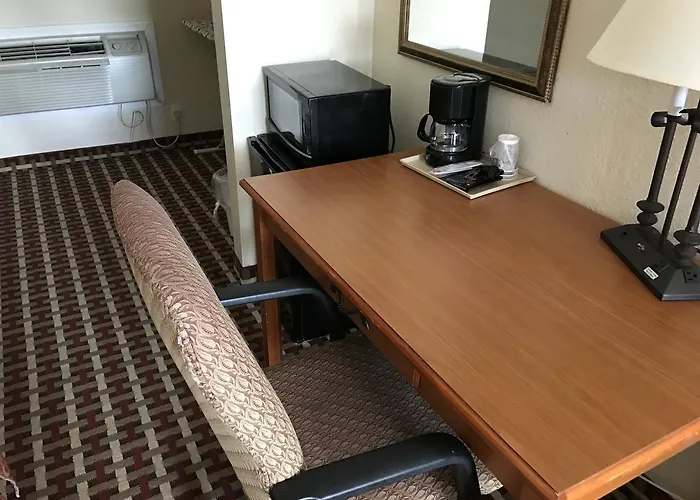 Motels in Millville