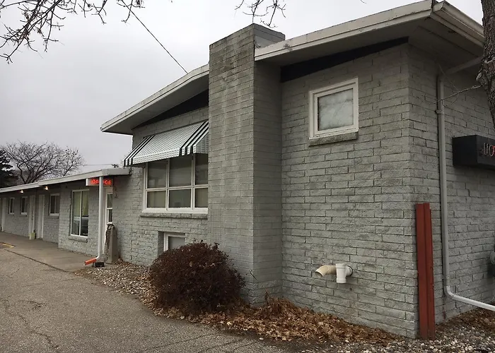 Motels in Mayville