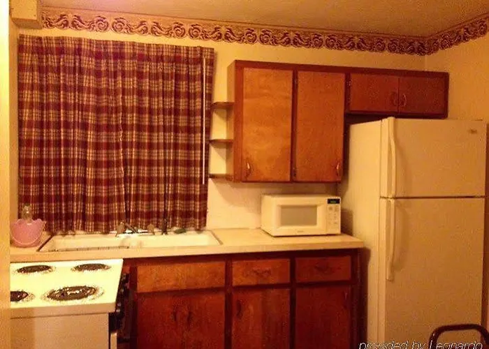 Motels in Belle Glade Camp