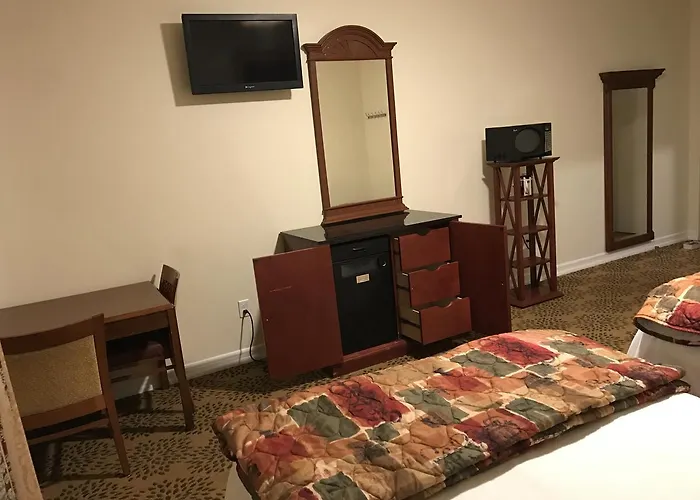 Motels in Waterbury