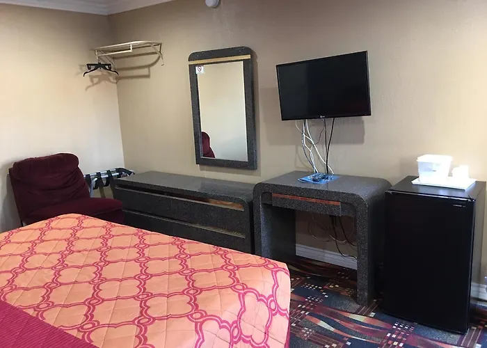 Motels in Lawndale