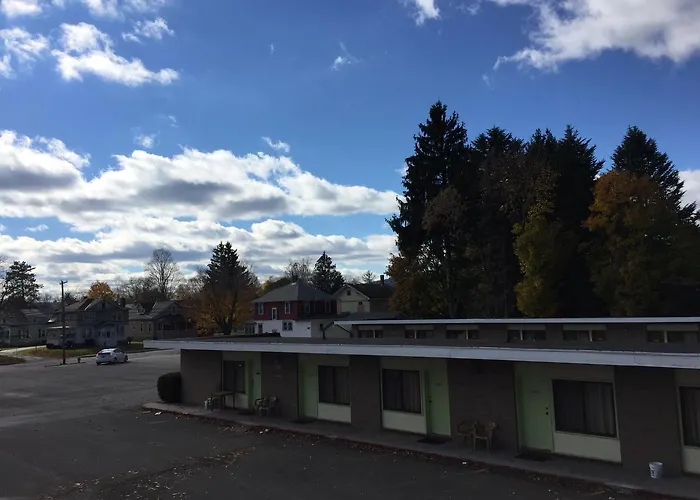 Motels in Oneonta