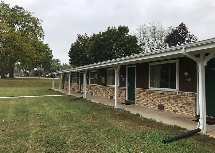 Motels in Lake Mills