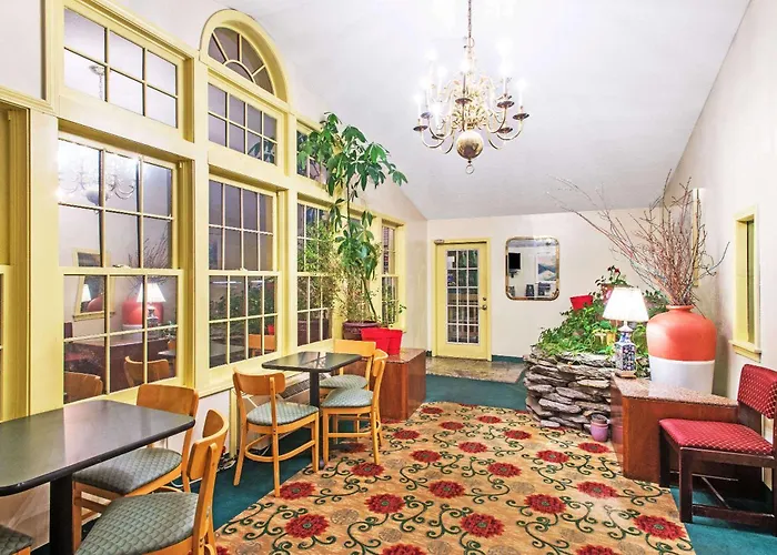 Motels in Hadley