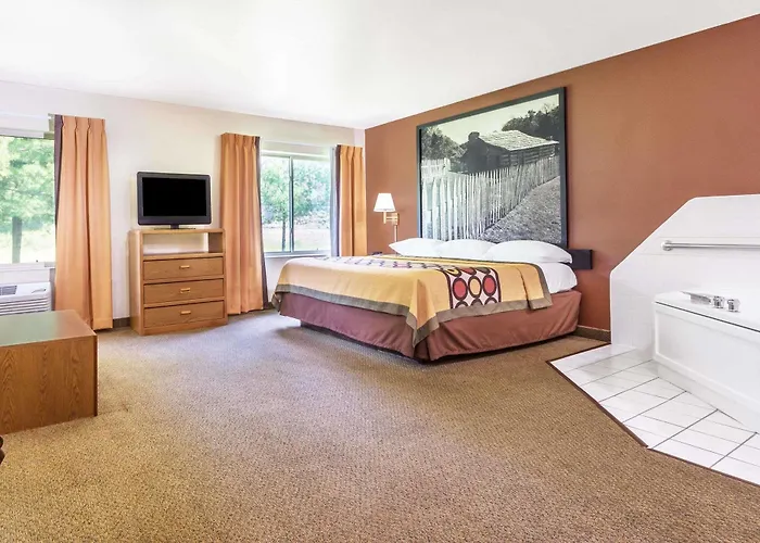 Motels in Louisa