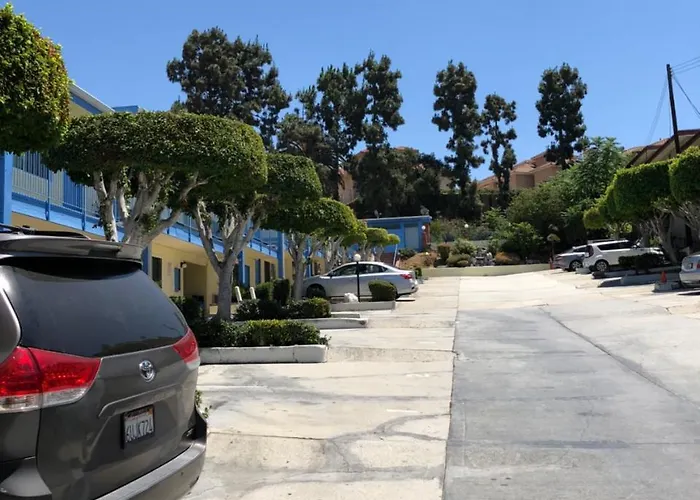 Motels in Monterey Park