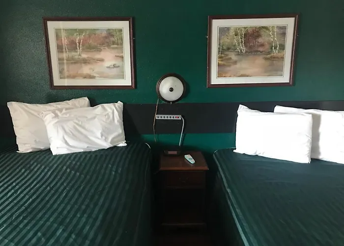 Motels in Tuscola