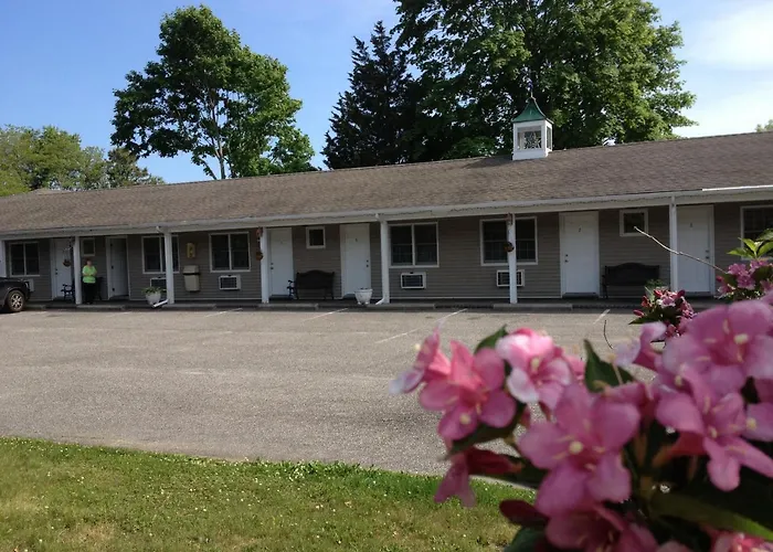 Motels in Westhampton