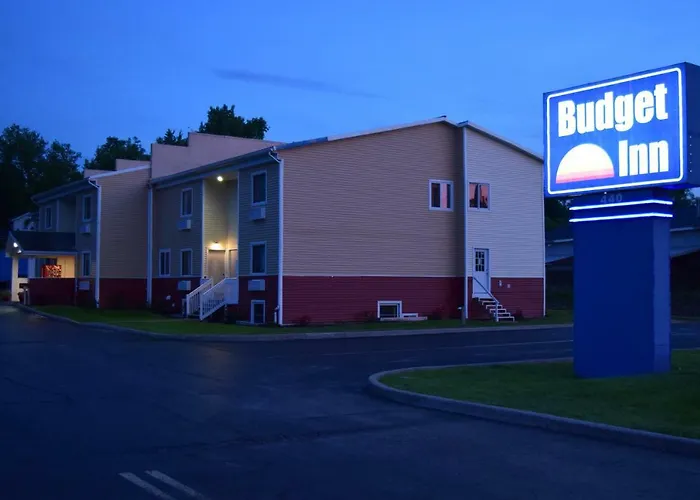 Motels in Ontario Center