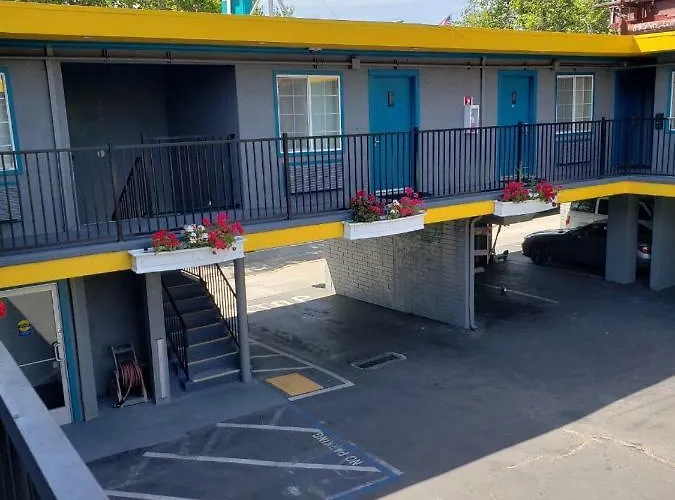 Motels in Oakland