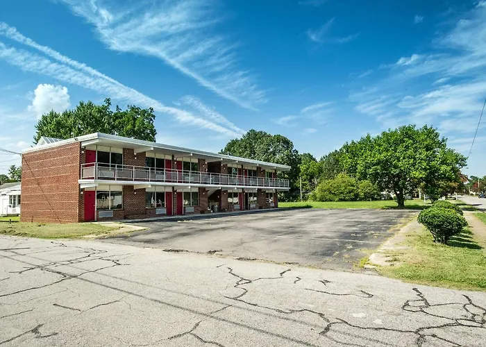 Motels in Edenton