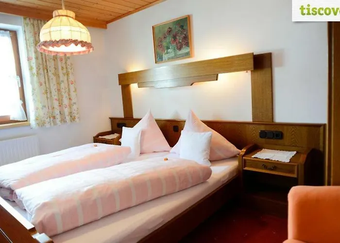 Pensionen in Bach (Tyrol)