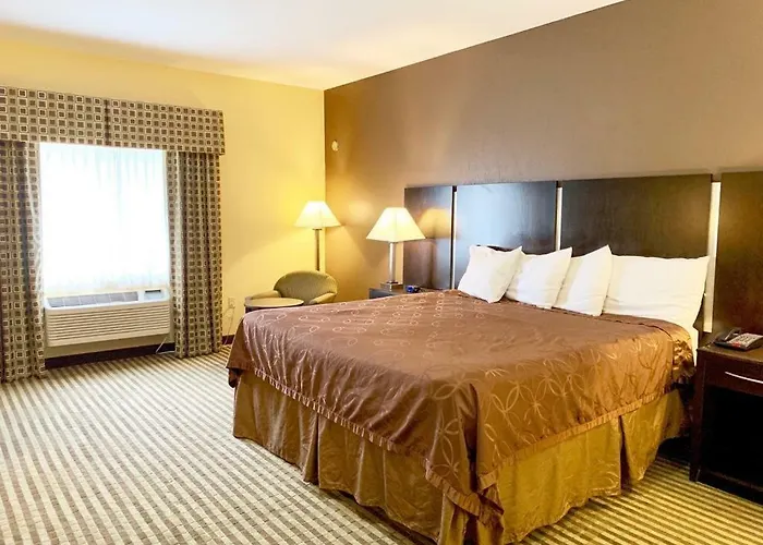 Motels in Hamden