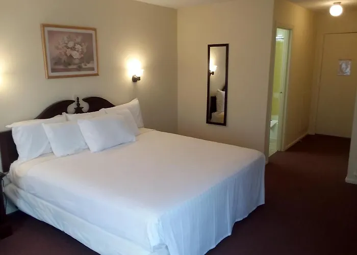 Motels in North Olmsted