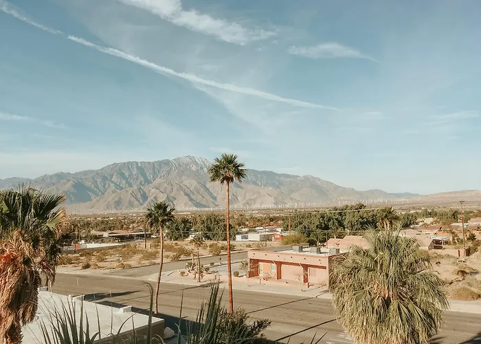 Cheap Hotels in Palm Springs